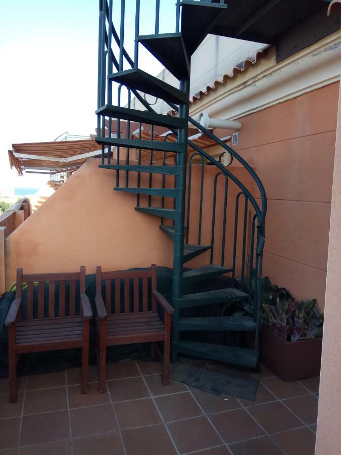 Precioso ático en Torre de Benagalbón a 20 metros del mar. Torre de Benagalbon Exterior foto